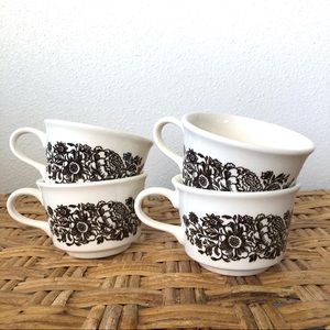 4 vintage USA flower mugs